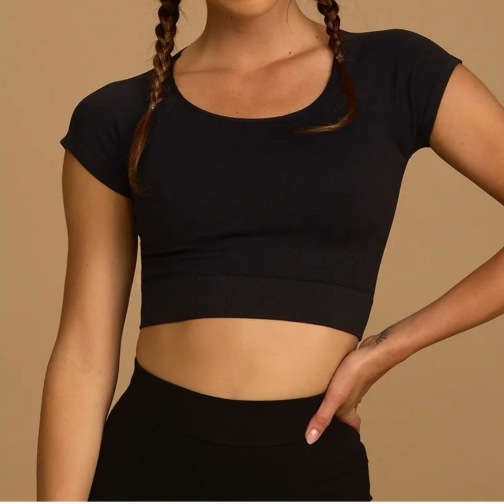 Lulus Black Short Sleeve Crop Top